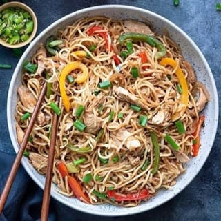 Family Pack - Chicken Hakka Noodles