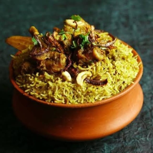 Gongura Chicken Biryani (Boneless) (32 oz).