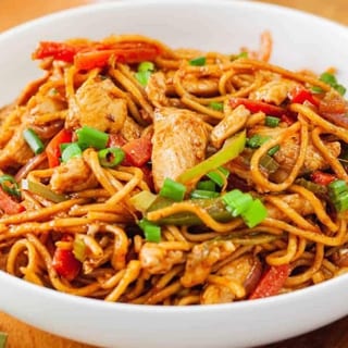 Family Pack - Schezwan Chicken Hakka Noodles