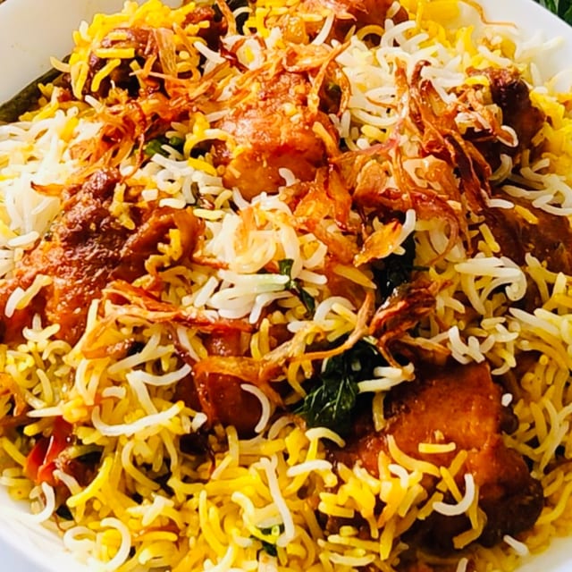 Family Pack Vijayawada Chicken Biryani (64 oz).