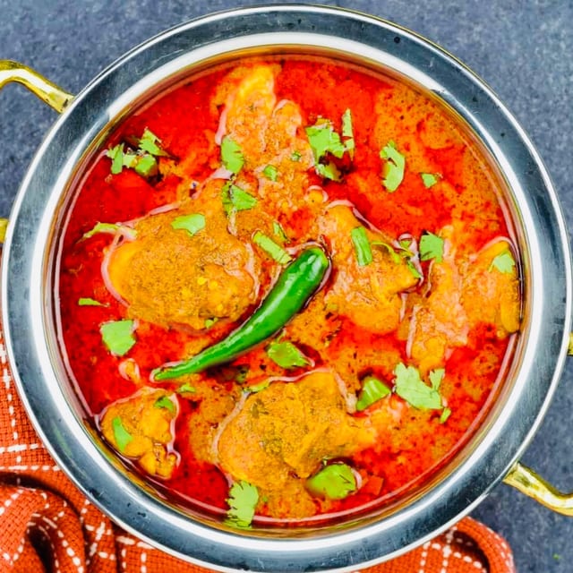 Chicken Kolhapuri Curry (Spicy).